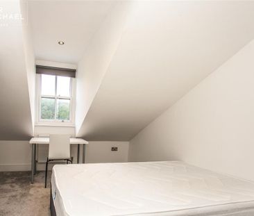 4 bedroom end of terrace house to rent - Photo 5