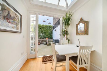 3 bedroom end of terrace house to rent - Photo 5