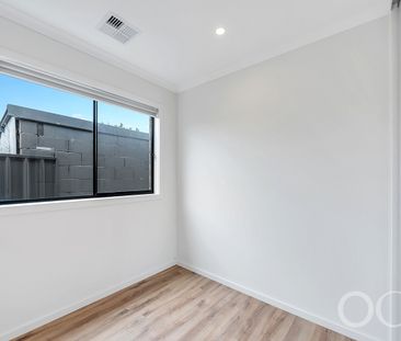 Open the Door to Modern Comfort and Effortless Living - Photo 6