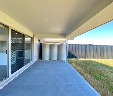 11 Loquat Street, Lochinvar - Photo 1