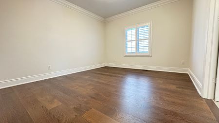 For Lease - 10 Ken Sinclair Crescent, Aurora, Ontario - Photo 5