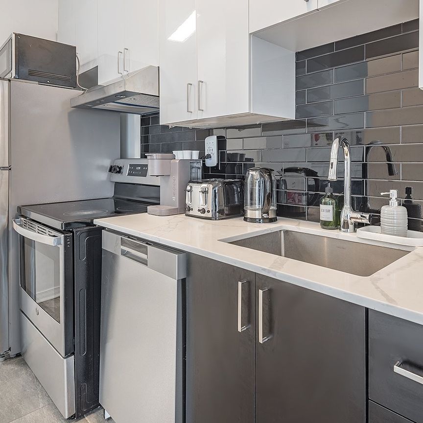 1216 Rue Stanley, #401 - Photo 1