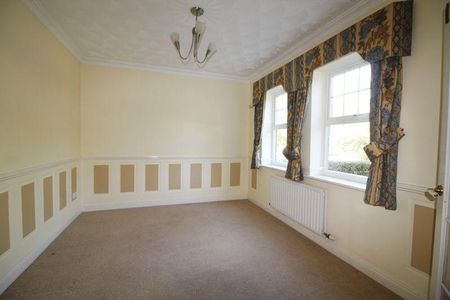 4 bedroom detached house to rent - Photo 4