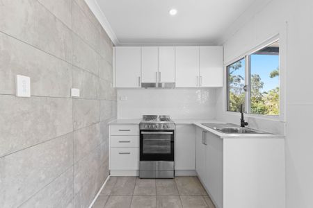 Spacious Family Home in Quiet Pocket of Ambarvale - Photo 5