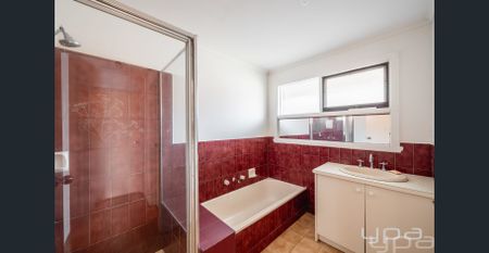 13a Moffatt Crescent, Hoppers Crossing, Vic 3029 - Photo 3