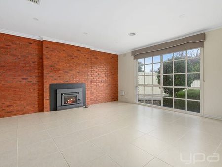 3 Bruthen Court, BROOKFIELD - Photo 5