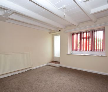 2 bed terraced house to rent in High Street, Burniston, YO13 - Photo 3