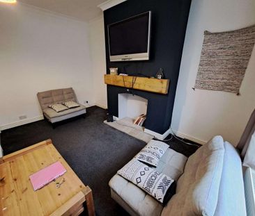 5 bedroom house of multiple occupation to rent - Photo 2