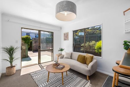 46 David Crescent, Karori - Photo 2