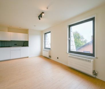 Volledig gerenoveerd éénslaapkamerappartement - Photo 1