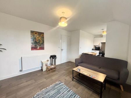 2 bedroom flat to rent - Photo 2