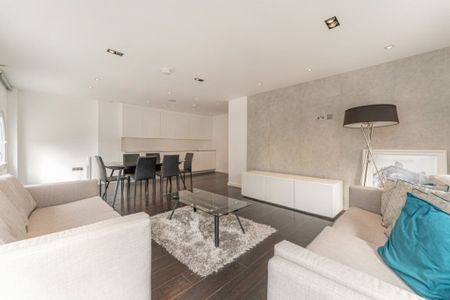2 bedroom conversion flat with 1 reception and 2 bathrooms in 34 Paddington Street, W1U - Photo 2