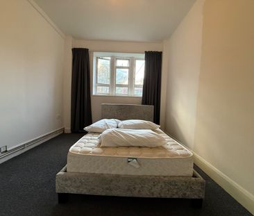 Room in a Shared Flat, Tilling House, SE15 - Photo 4