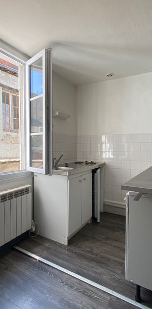 Location Appartement 1 pièce 27m² SAUMUR 49400 - Photo 1