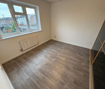 Brampton Close - Photo 2