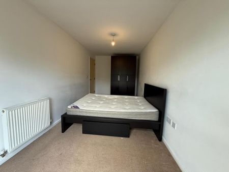 3 bedroom flat to rent - Photo 3