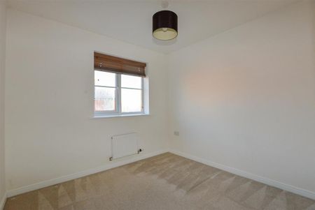 3 bedroom end of terrace house to rent - Photo 2