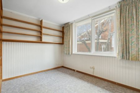 Ideal Location! - Photo 5