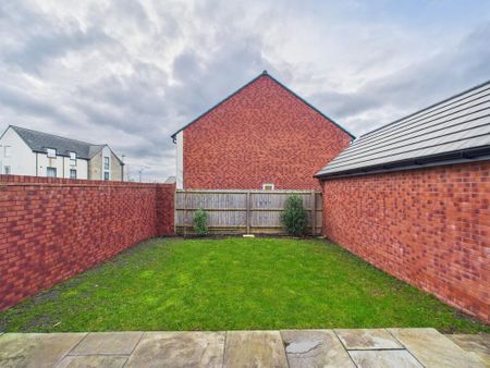 4 bedroom detached house to rent - Photo 5