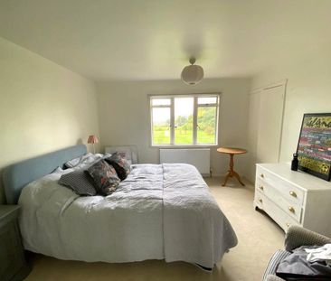 4 bedroom detached house to rent - Photo 4