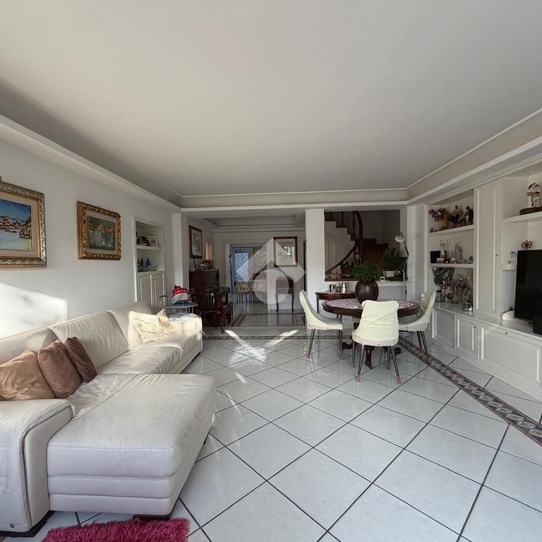 Villa singola in affitto - Photo 1