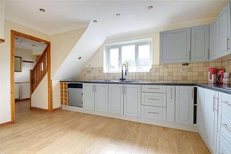 Pentrich Avenue, Enfield, EN1 - Photo 2