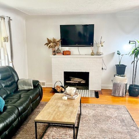 For Lease - 44 Highway Avenue, London South, Ontario - Photo 1