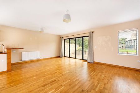 4 bedroom detached house to rent - Photo 3