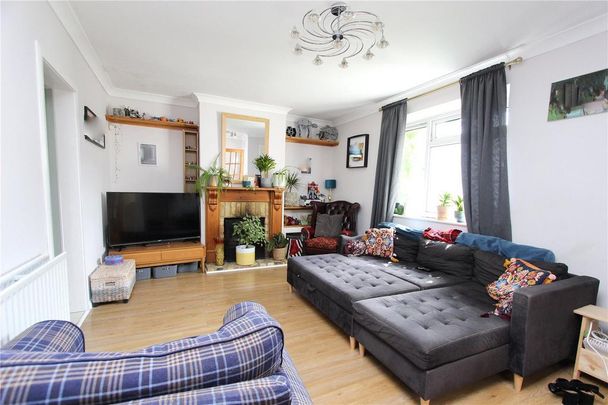 3 bedroom end of terrace house to rent - Photo 1
