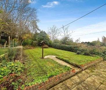 3 bedroom semi-detached house to rent - Photo 6