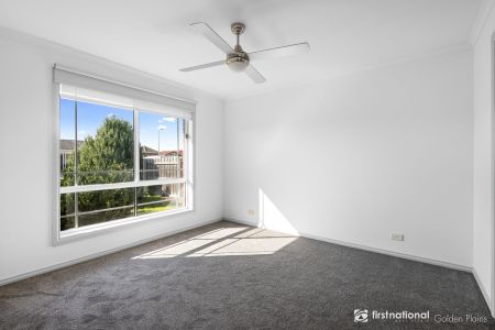 Spacious Family Home in a Thriving Location! - Photo 3