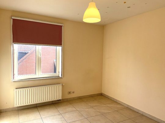 APPARTEMENT MET 3 SLPKS EN AUTOSTAANPLAATS - Photo 1