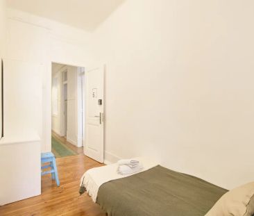 Rooms for rent in 7-bedroom apartment in Saldanha - Foto 6