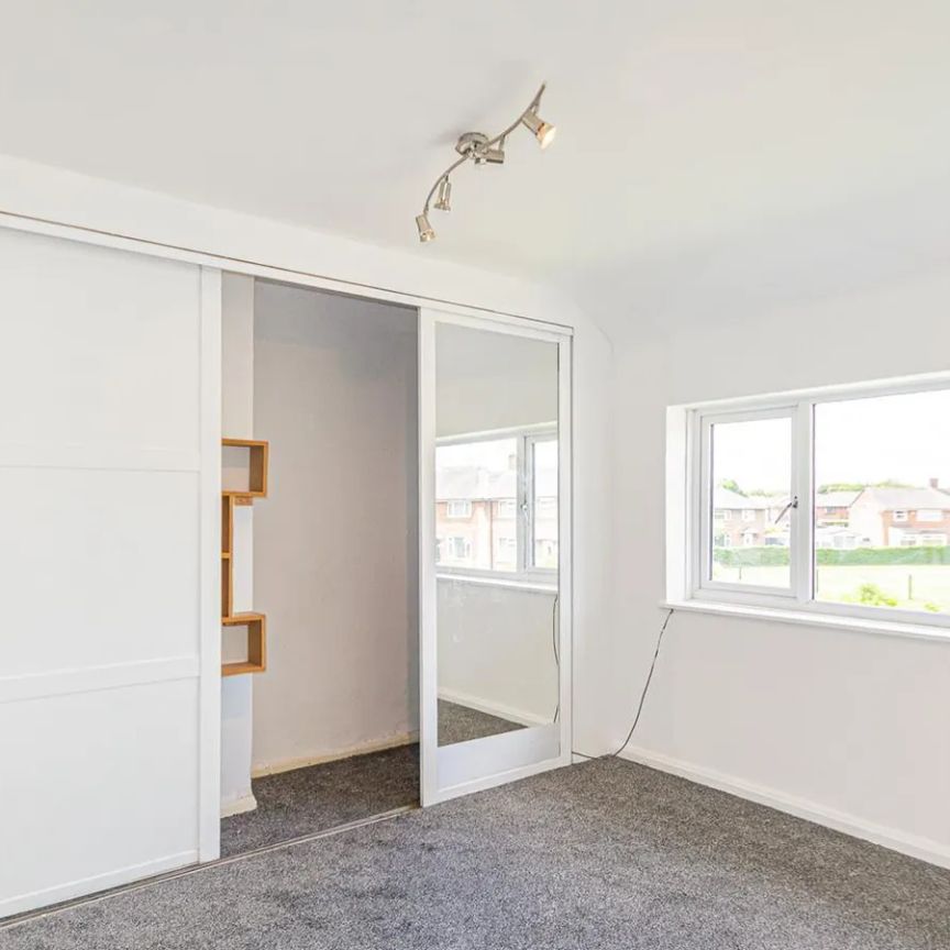 Cotswold Road, Warrington, WA2 - Photo 1