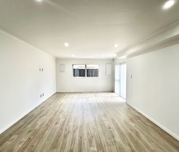 Unit 1, 54 Stranraer Crescent, Wattle Downs, Auckland - Photo 2