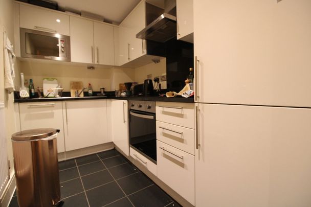 1 Bed Flat, Grant House, SW9 - Photo 1