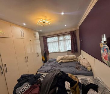 4 bedroom semi-detached house to rent - Photo 3