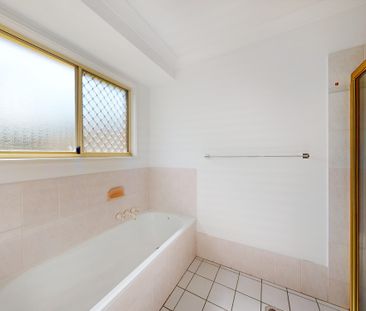 40 Wendon Way, Bridgeman Downs QLD 4035 - House For Rent | Domain - Photo 5