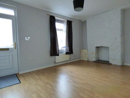 2 bedroom terraced house to rent - Photo 2