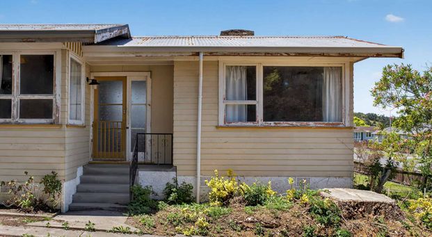 Two Bedroom House For Rent! - Photo 1