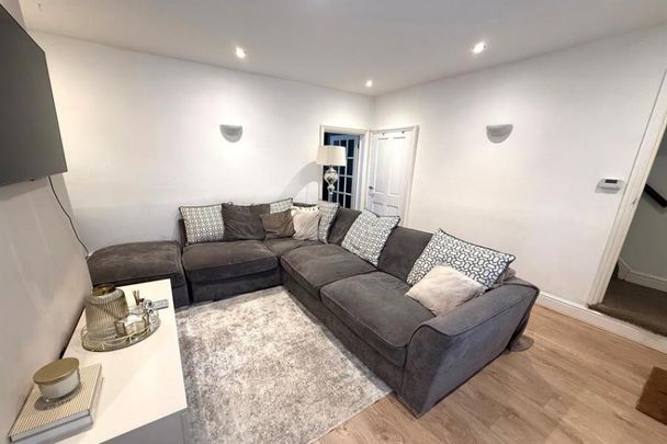 2 Bedroom Terraced To Let - Photo 1