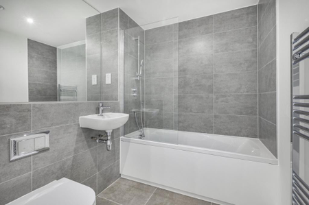 2 bedroom flat to rent - Photo 2