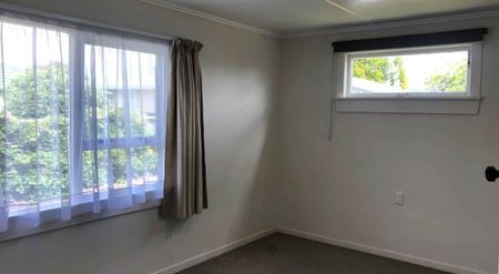 Tidy family home - Photo 2