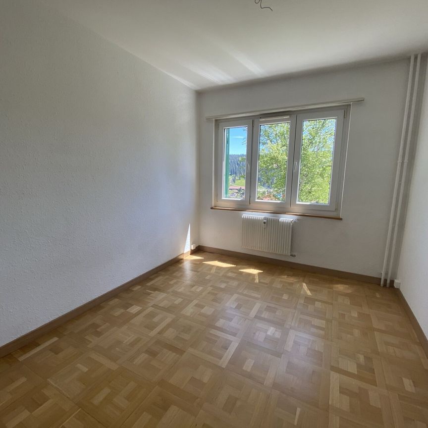 Tramelan, beautiful 4.5 room apartment on the ground floor with balcony - Photo 1