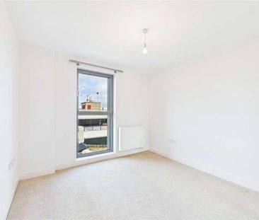 Cromwell Road, Redhill, Surrey, RH1 - Photo 3