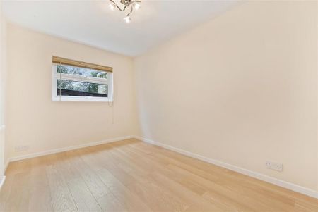 4 bedroom semi-detached house to rent - Photo 2