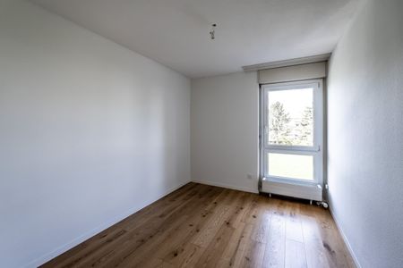 Perfekt für Familien - 4.0-Zi. Wohnung im 2. OG mit Balkon - Photo 4