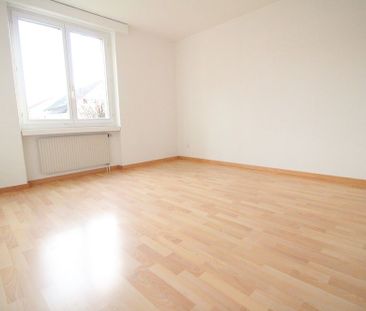 Heimelige Wohnung mit grosszügigem Grundriss im Zürcher Weinland - Photo 5