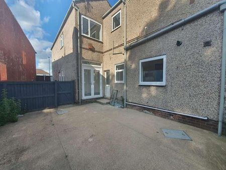 Station Road, Dunscroft, Doncaster, DN7 - Photo 2