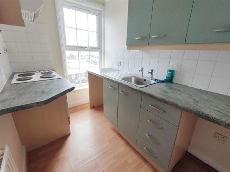 1 bedroom flat to rent - Photo 2